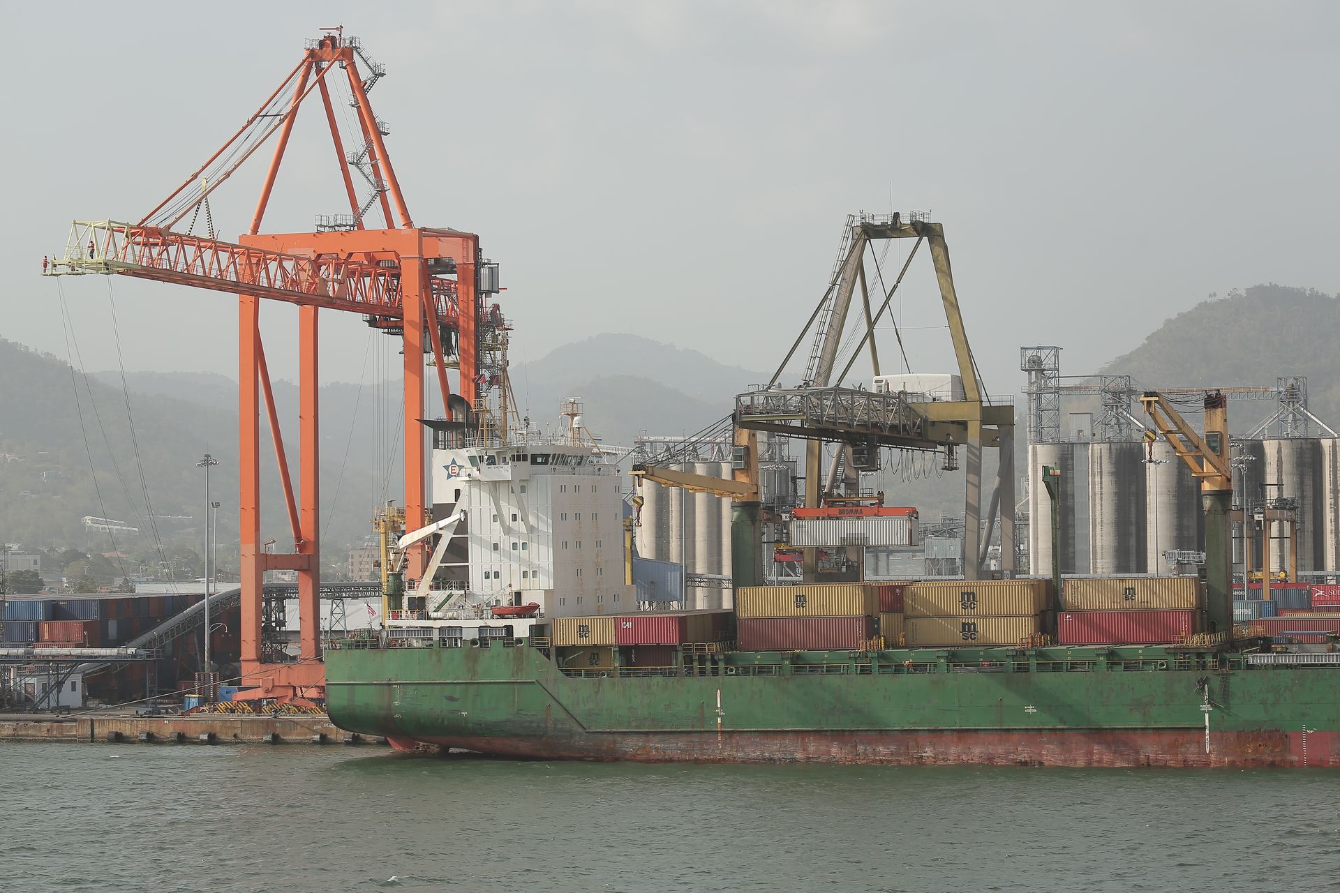 Trinidad shipping firms say no more payments in TT$ currency