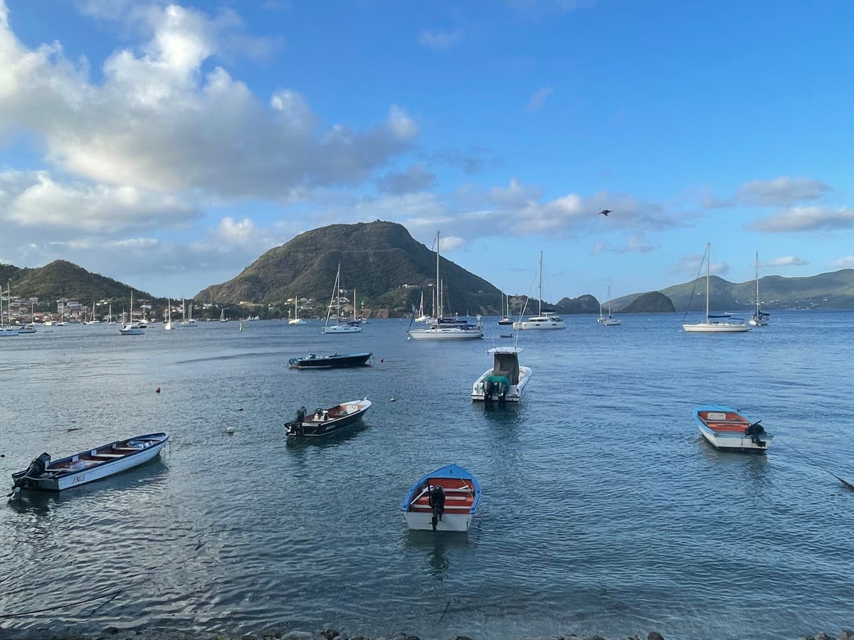Virus in paradise: France ends mass tourism to Caribbean bolthole