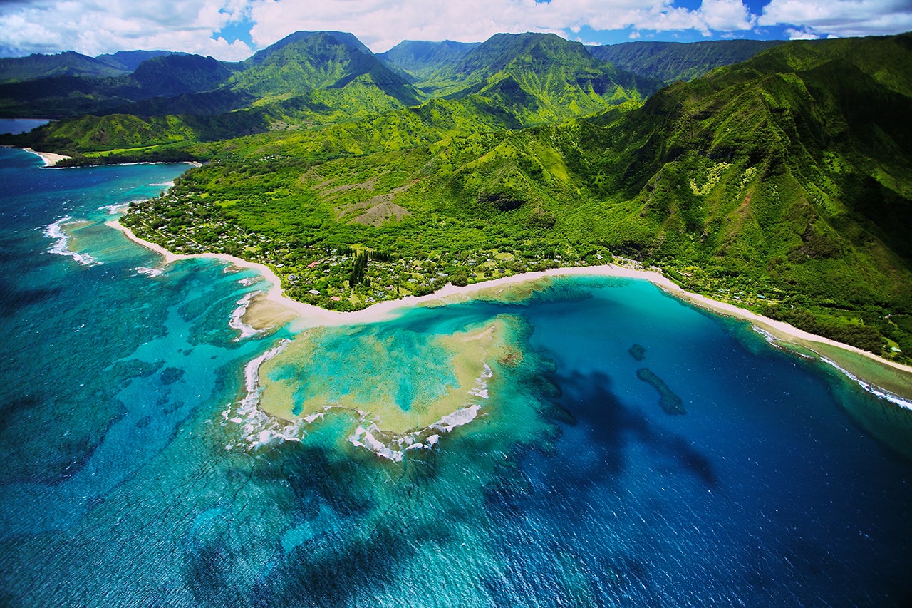 Hawaii or the Caribbean: Which should you visit?