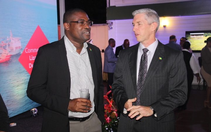Opposition offers political unity with government to confront ExxonMobil