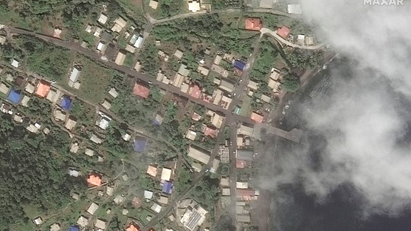 Before and after photos show Caribbean island completely covered in