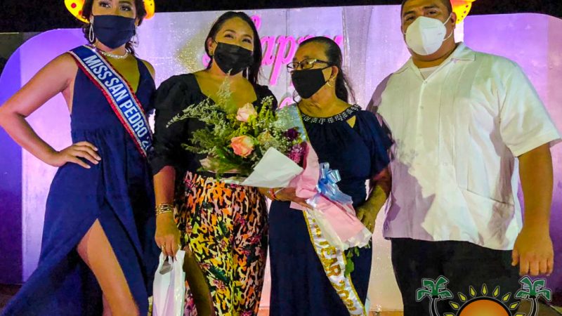 Mrs. Elena Ayuso selected as Mother of the Year during
