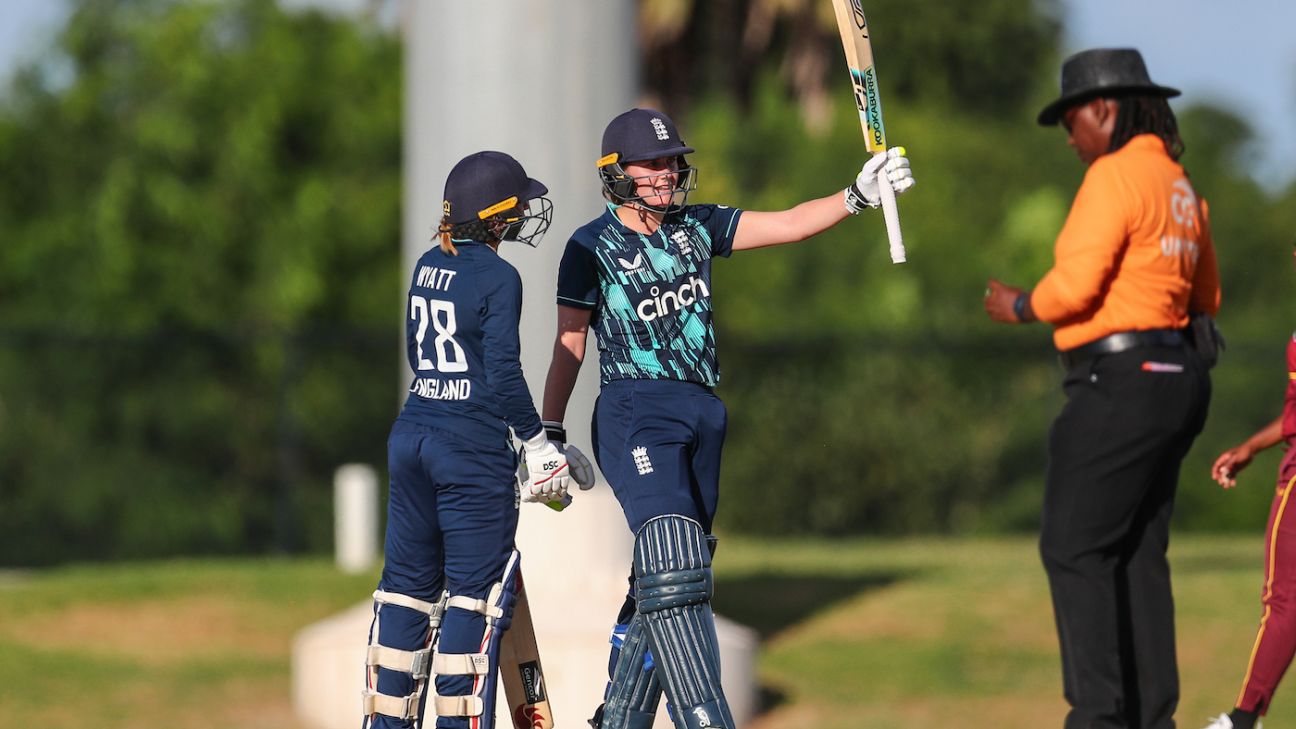 Sciver, Wyatt and Dean give England a 1-0 lead