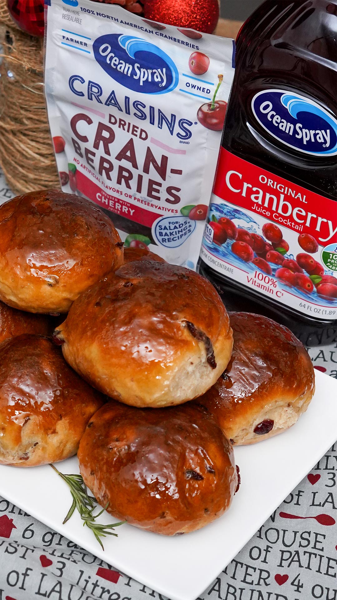 Spiced Christmas Buns