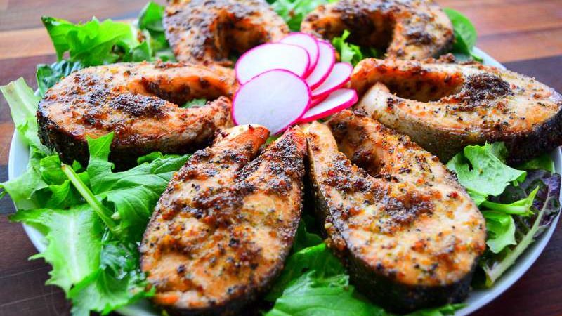 Four ingredients: Baked Salmon Steaks, a simple and quick dinner