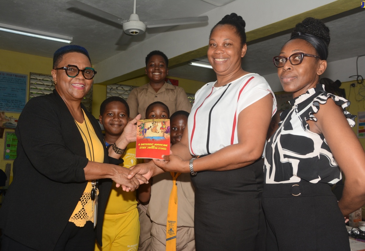 Read Across Jamaica Day at Glendevon Primary – Jamaica Information Service