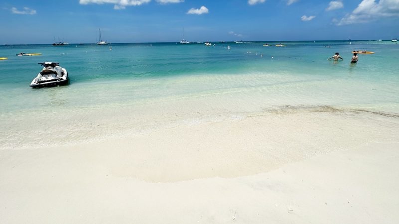 Aruba Airport Traffic Keeps Climbing 