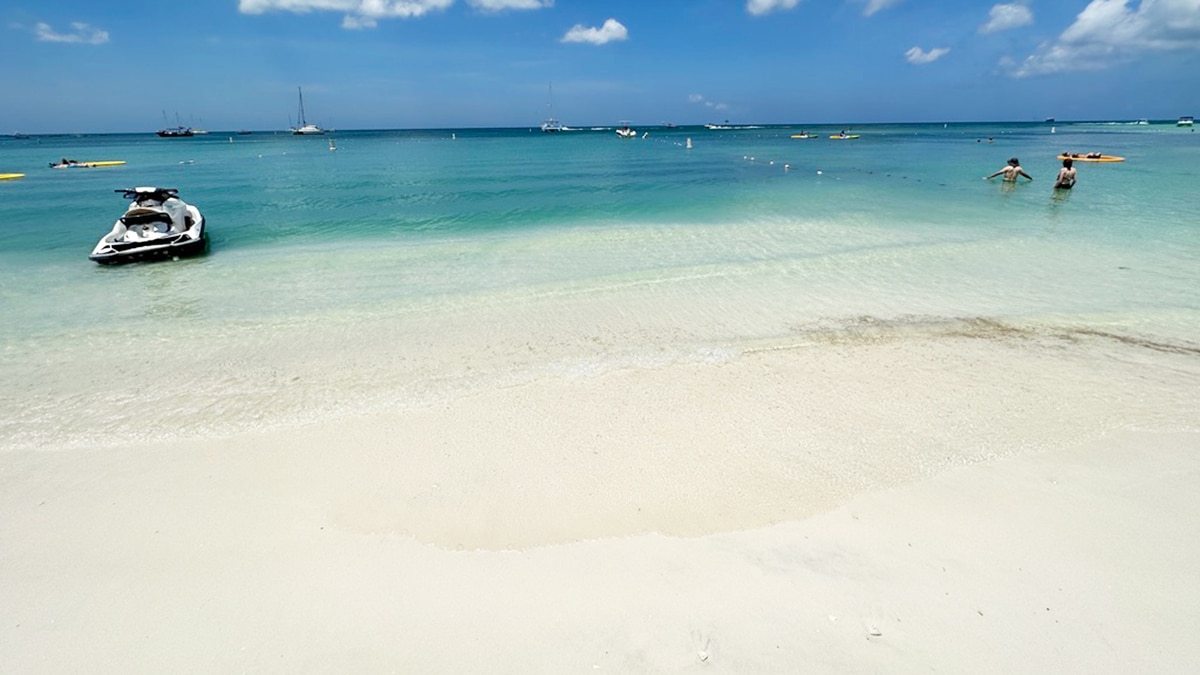 Aruba Airport Traffic Keeps Climbing 