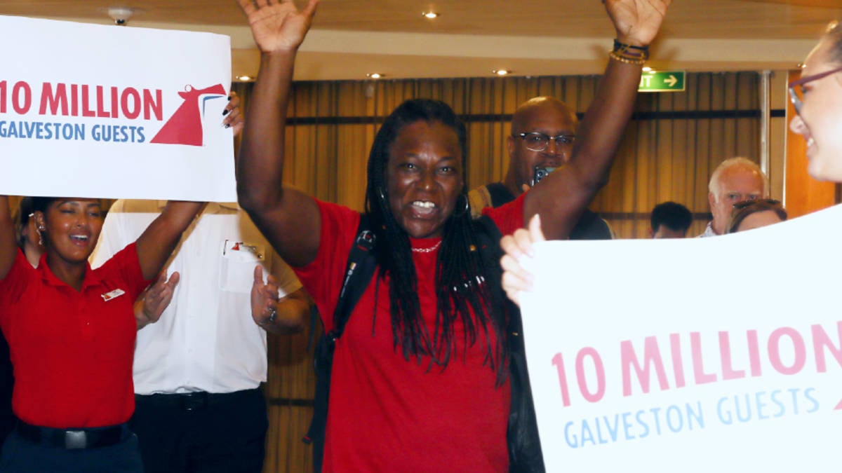 Carnival Cruise Line Celebrates 10 Millionth Guest From Galveston