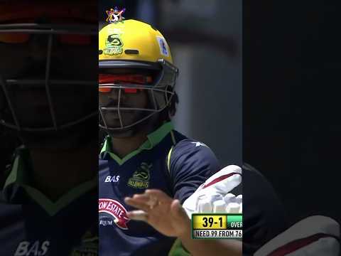 Chris Gayle PRETENDS he hasn’t been bowled out 😂