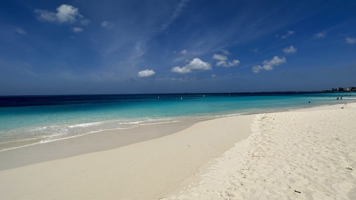 How Aruba Keeps Making Travelers “Happy” 