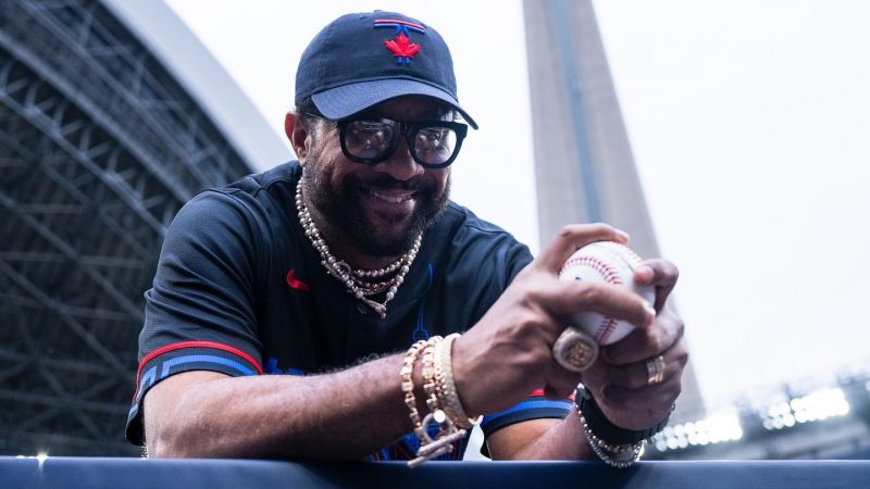 Shaggy Throws Out First Pitch At Toronto Blue Jays Game
