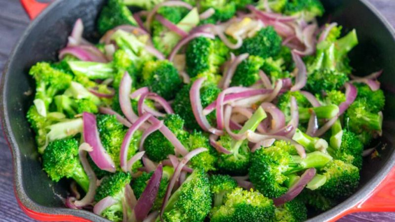 Easy Sautéed Broccoli With Spicy Anchovies Sauce