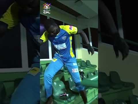 Chris Gayle and Daren Sammy done rain delays like only they could 🤣