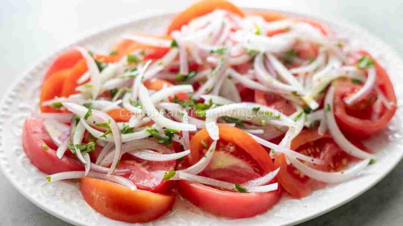 How To Make The Perfect And Easy Tomato Salad (And