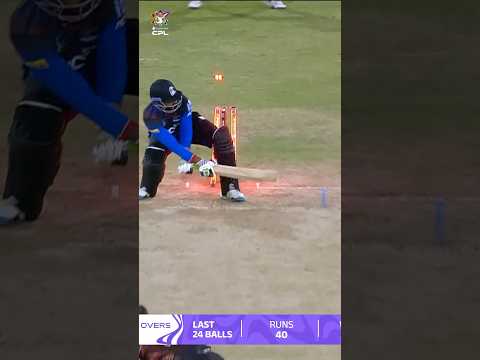 Andre Russell causing CHAOS! 😤