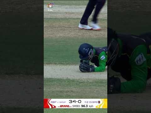 Rizwan’s AMAZING diving catch off Cornwall! 😱